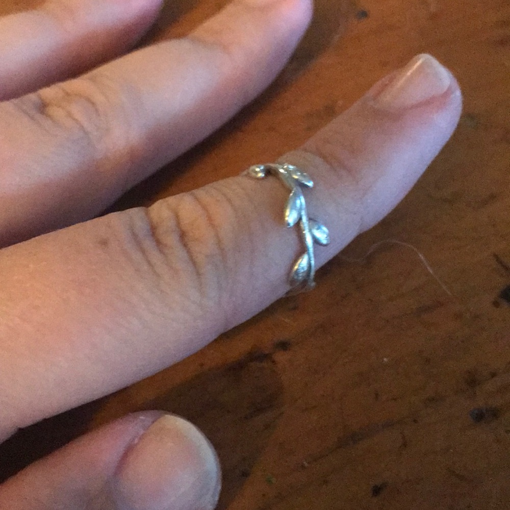 Tiffany’s leaf ring sz 5